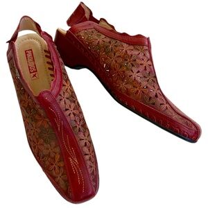 Like New PIKOLINOS Leather Romana Floral Cutout Sling Backs Size 10.5 - 11